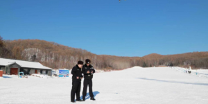 风雪中最暖“警”色  冰城公安护航冰雪旅游季